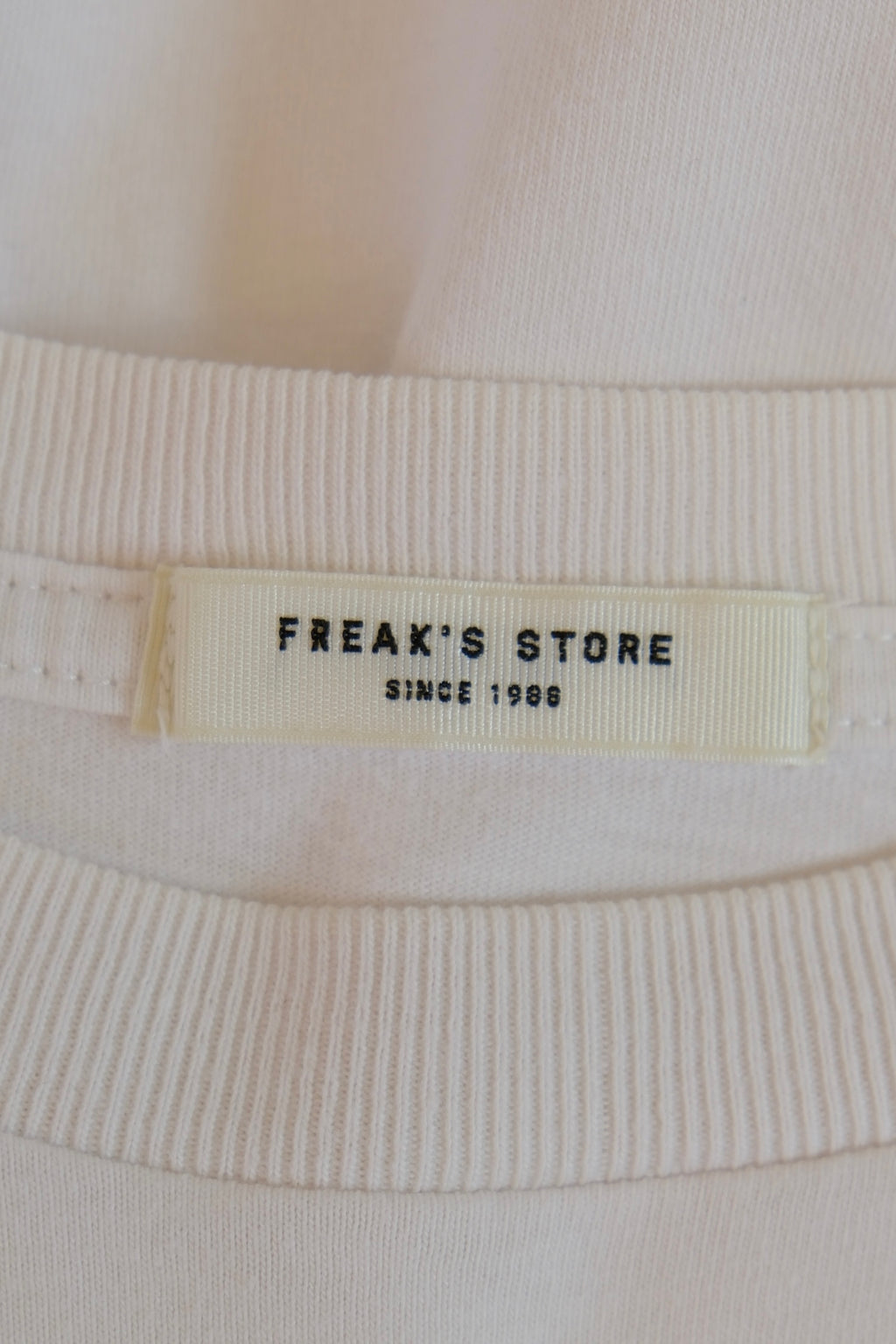 FREAK'S STORE T-shirt - Size Free