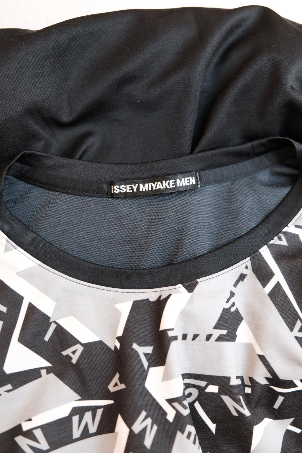 ISSEY MIYAKE T-shirt