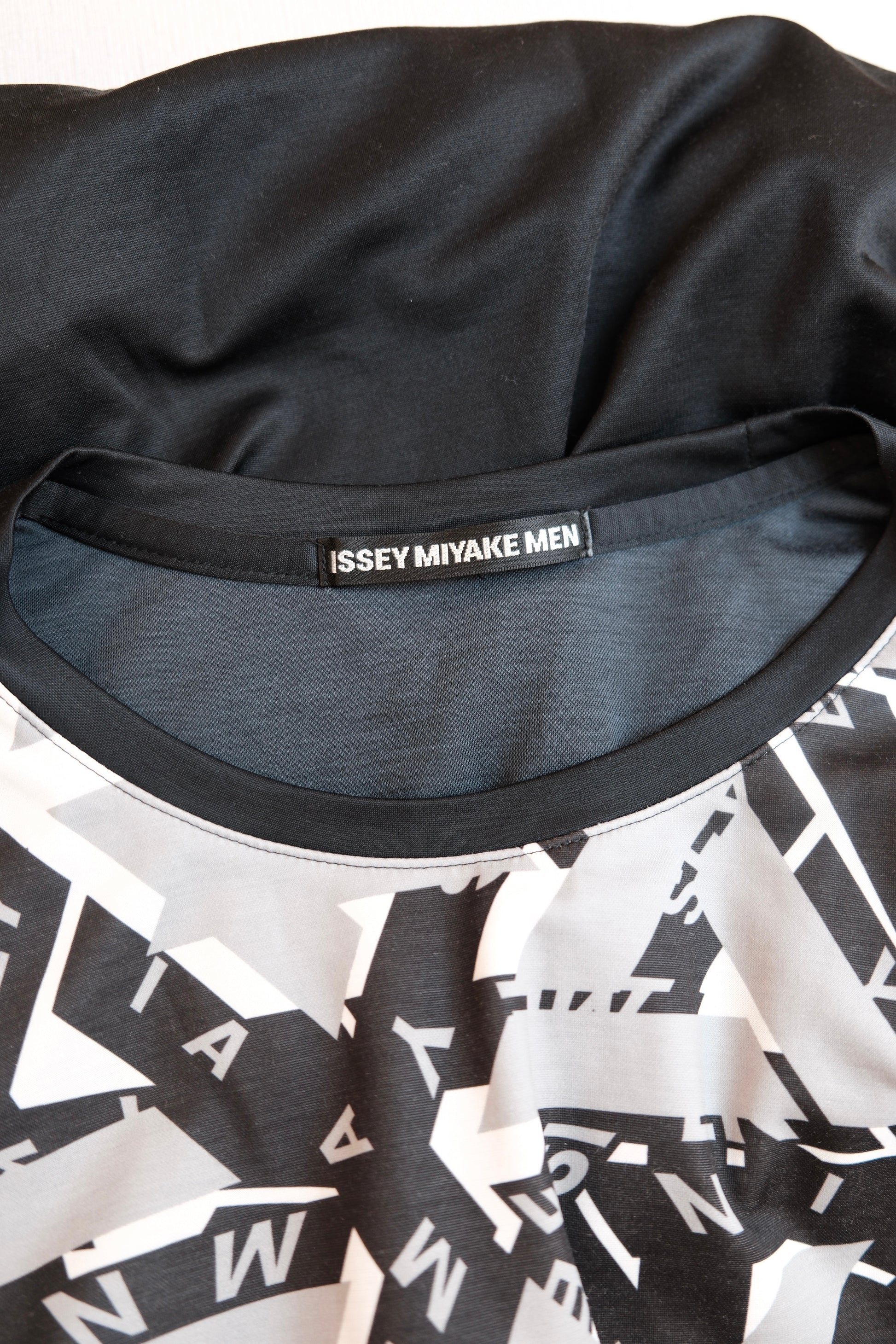 ISSEY MIYAKE T-shirt