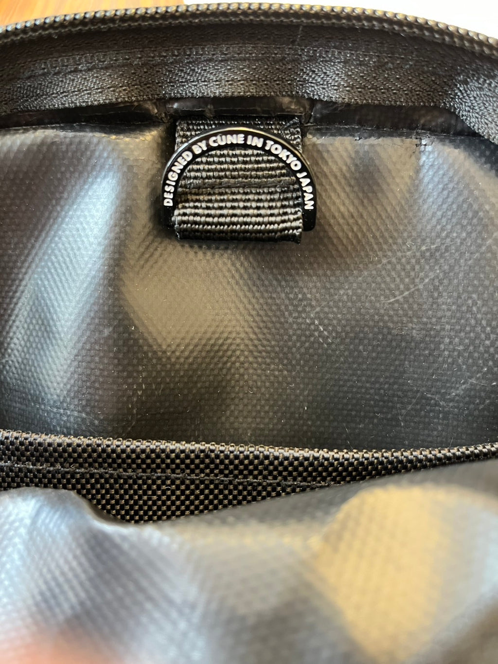 CUNE Rabbit Head Pattern Shoulder Bag