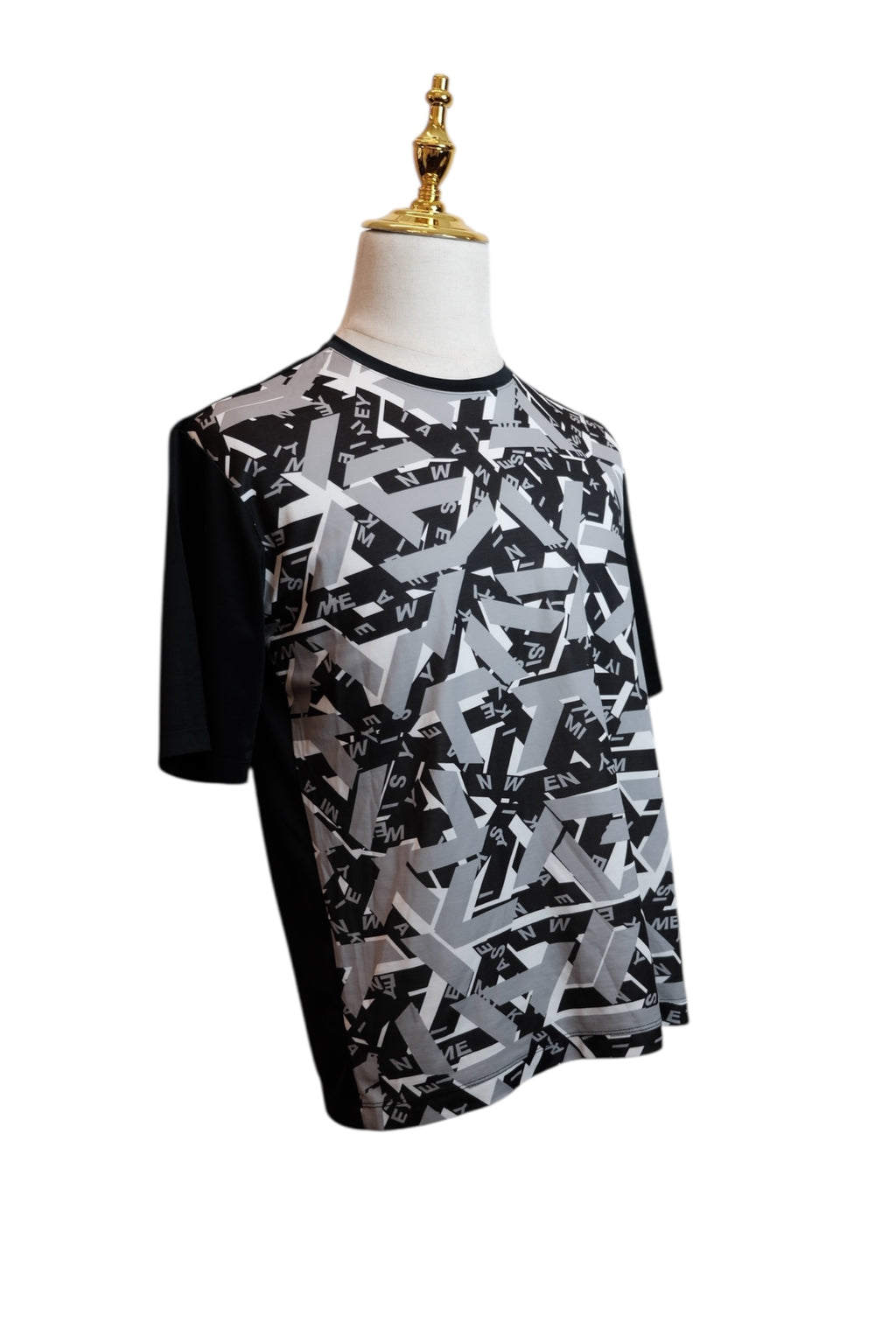 ISSEY MIYAKE T-shirt