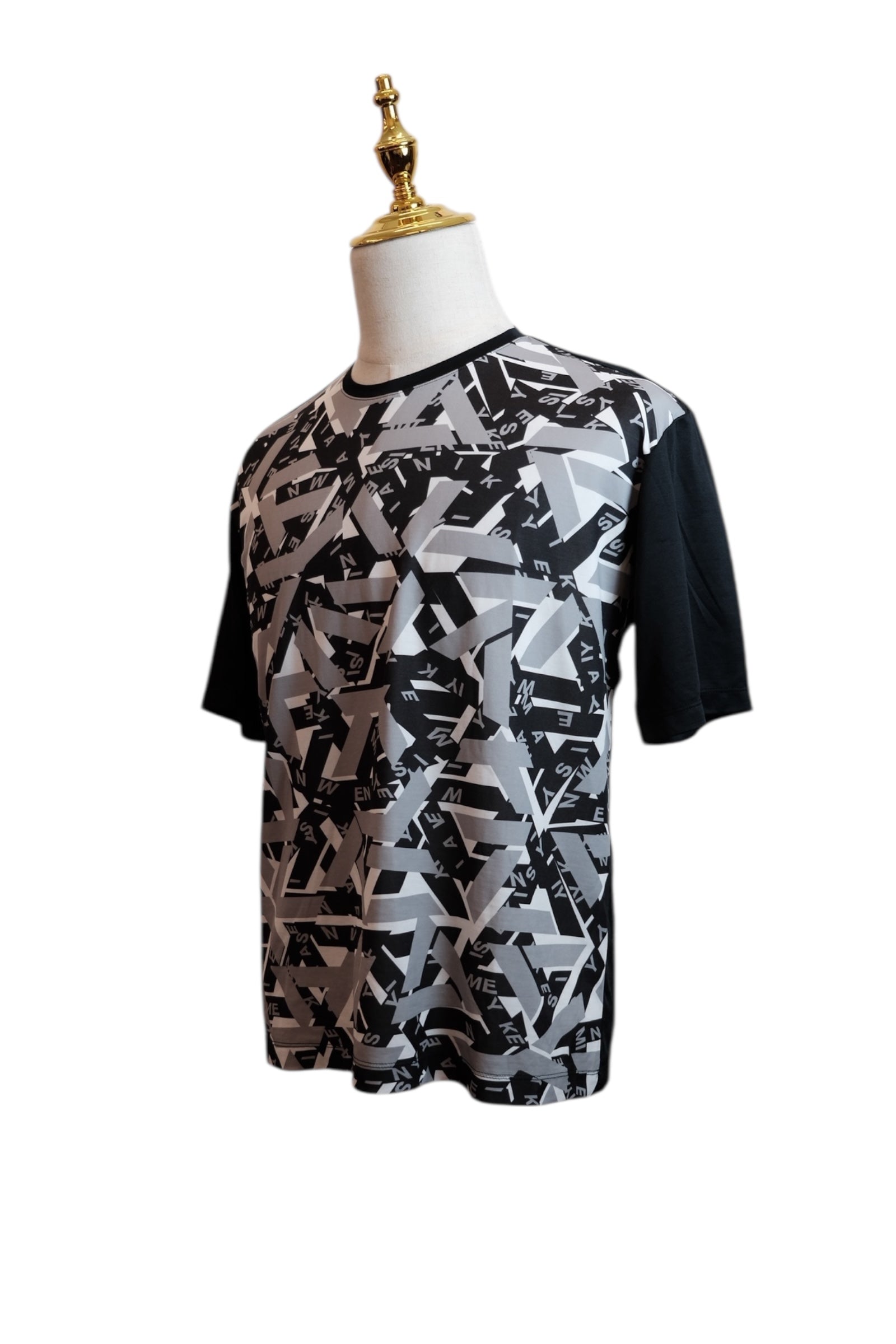ISSEY MIYAKE T-shirt