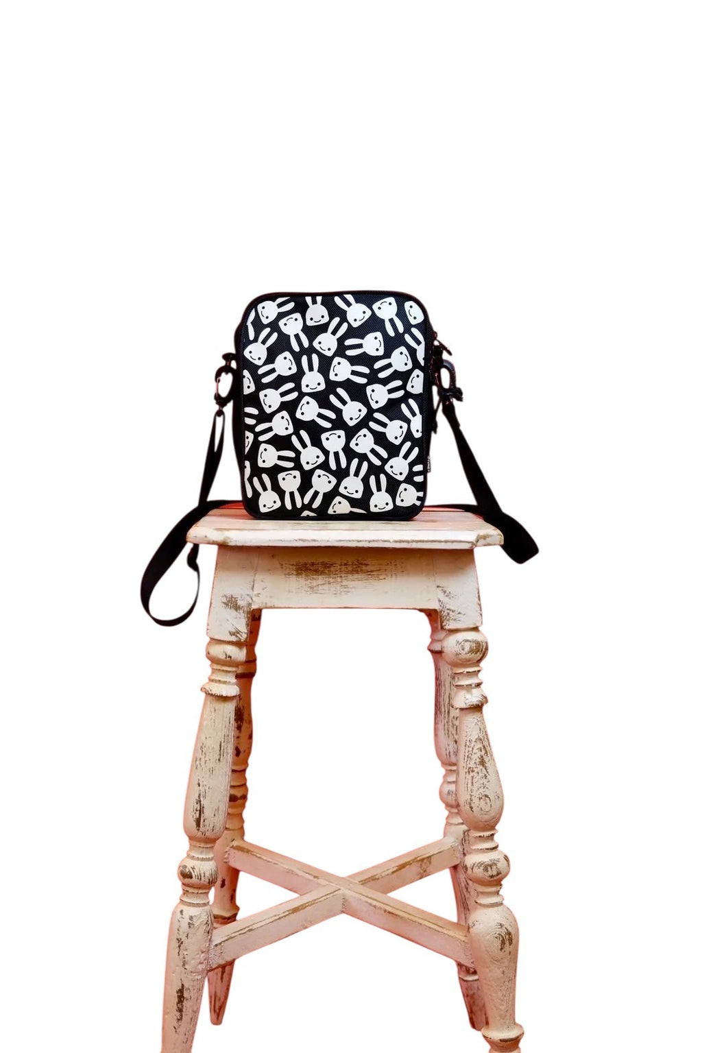 CUNE Rabbit Head Pattern Shoulder Bag