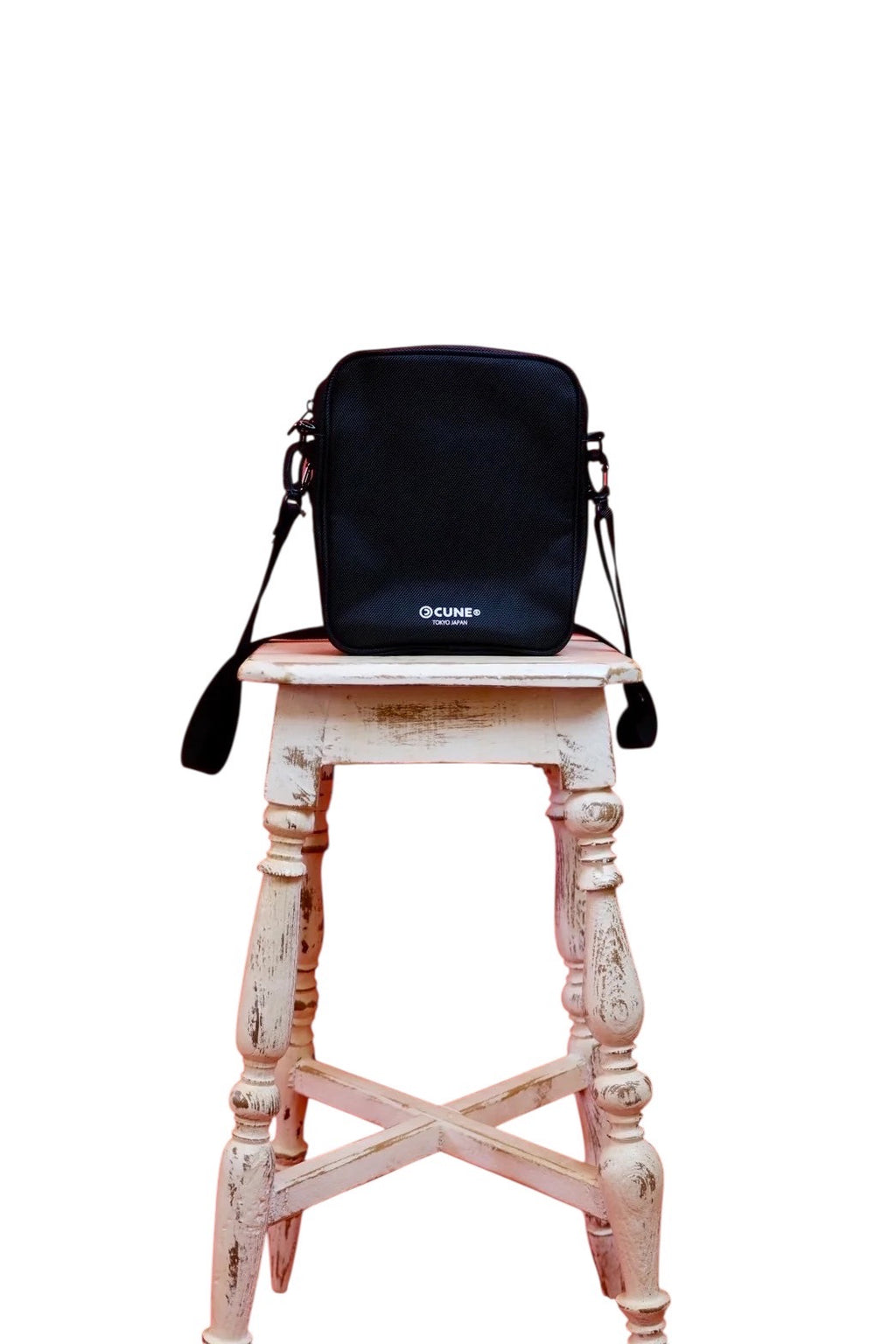 CUNE Rabbit Head Pattern Shoulder Bag