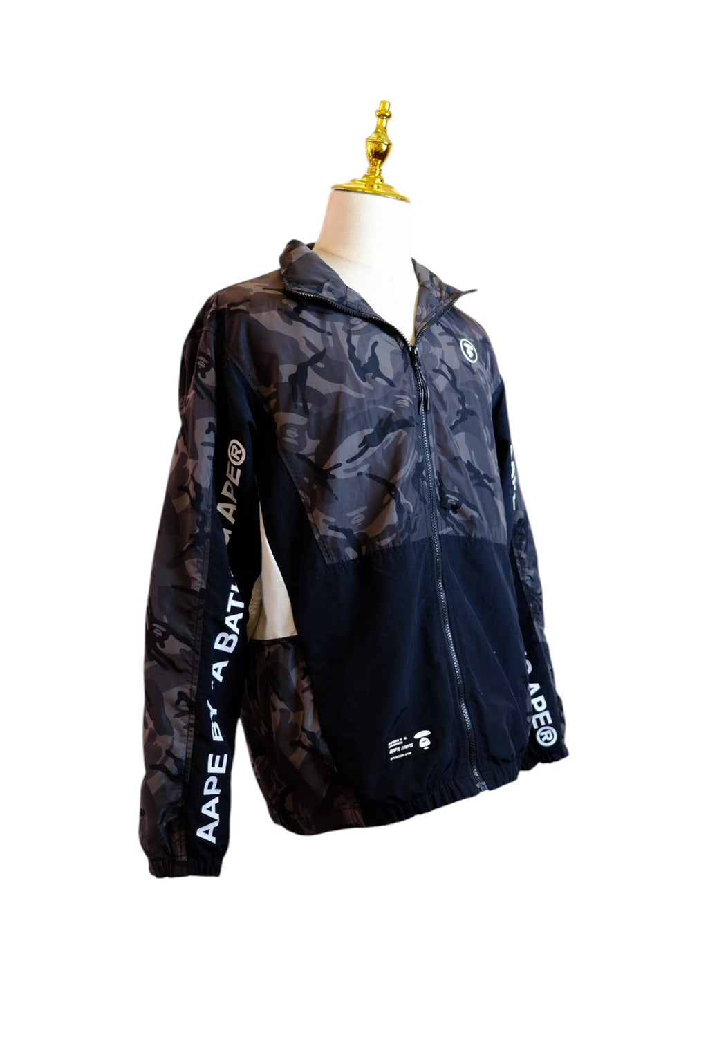 AApe by a bathing ape L