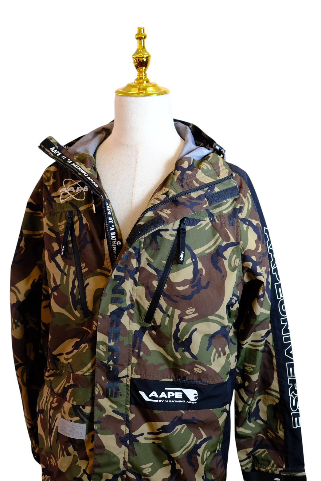 AApe by a bathing ape  L