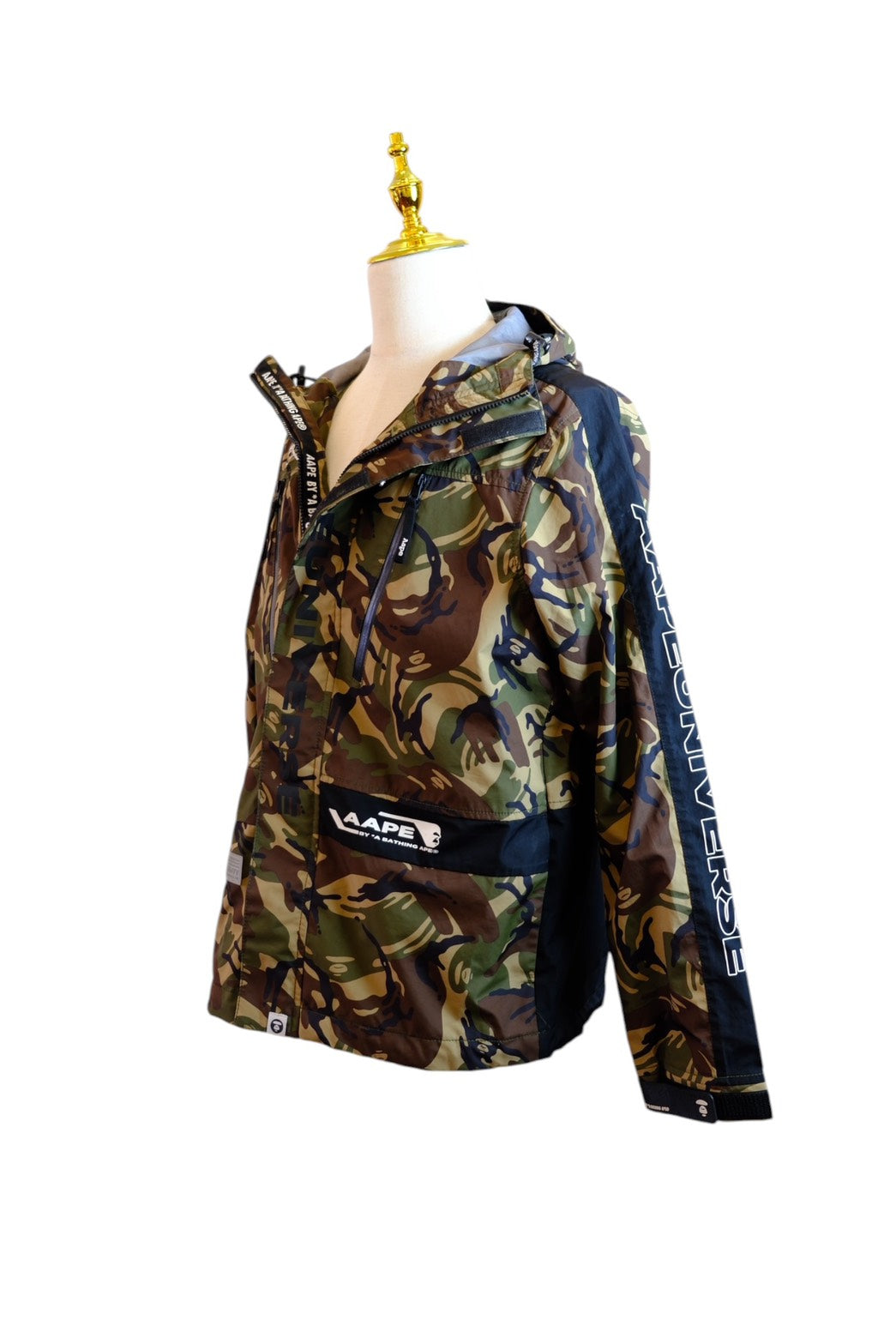 AApe by a bathing ape  L